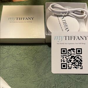 Tiffany & Co. White Wireless Charger